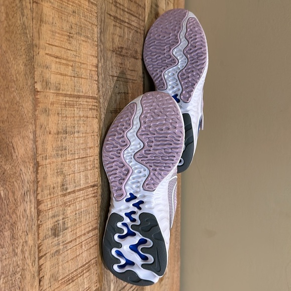 Nike renew run kids sz 12 shoes, never worn.  Light purple, blue and grey. - Picture 3 of 7